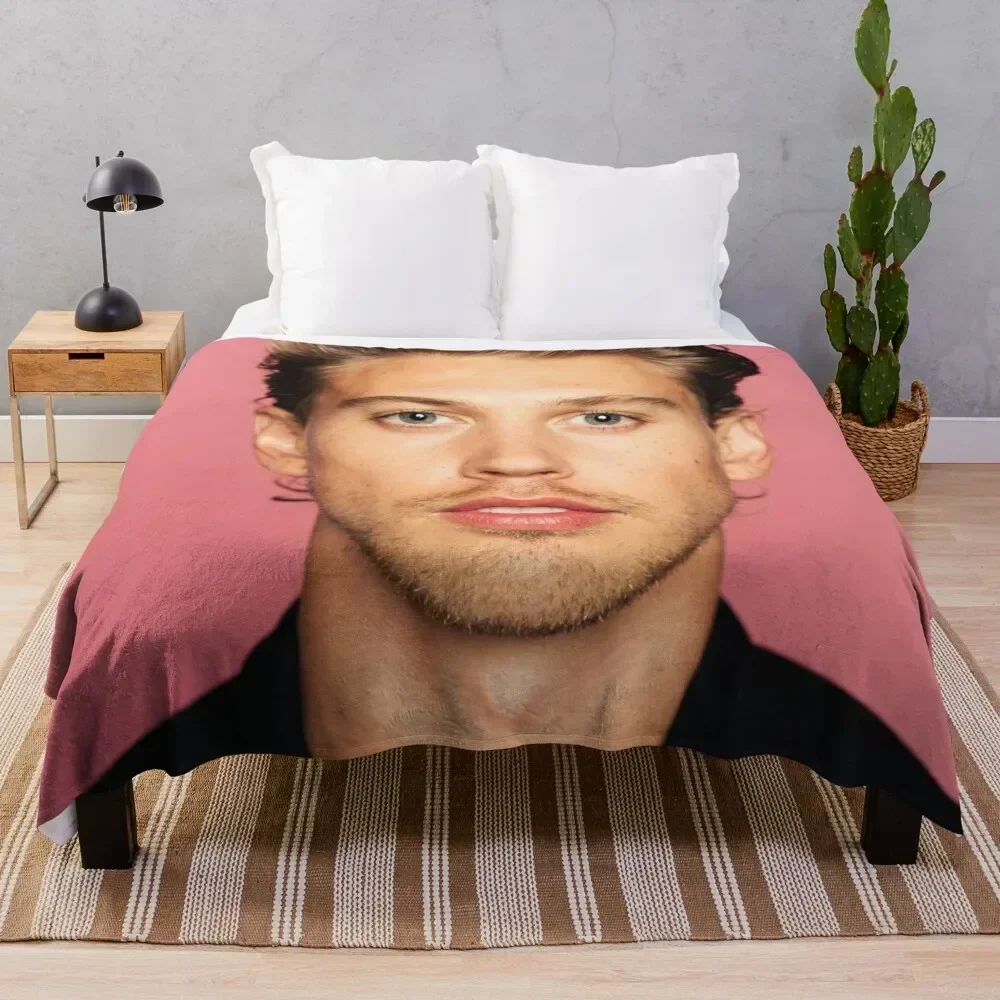 

austin butler Throw Blanket