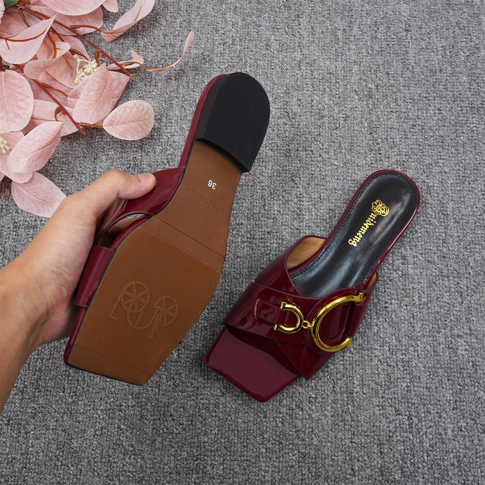 2025 women\'s plus size flat bottomed D-button cowhide non slip slippers, fashionable square toe exposed shallow mouth slippers