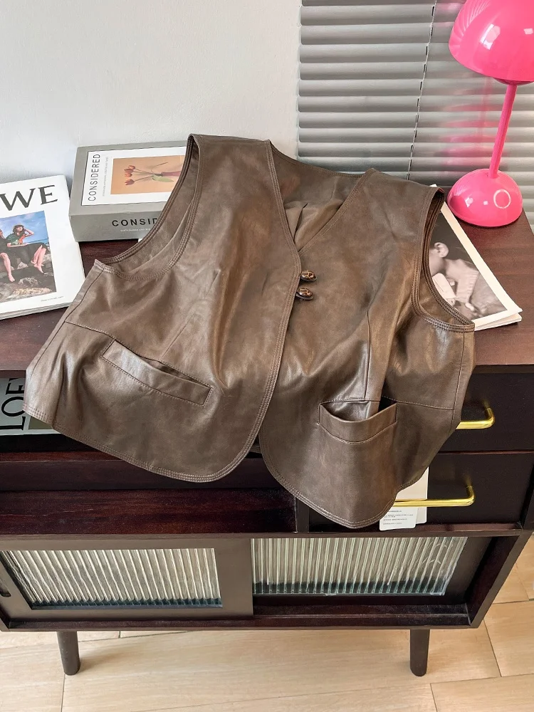 

Высококачественный жилет из искусственной кожи в стиле ретро, женская осенне-зимняя верхняя одежда со шлепанцами, подвесной жилет на пуговицах, V-Ne, обычная длина