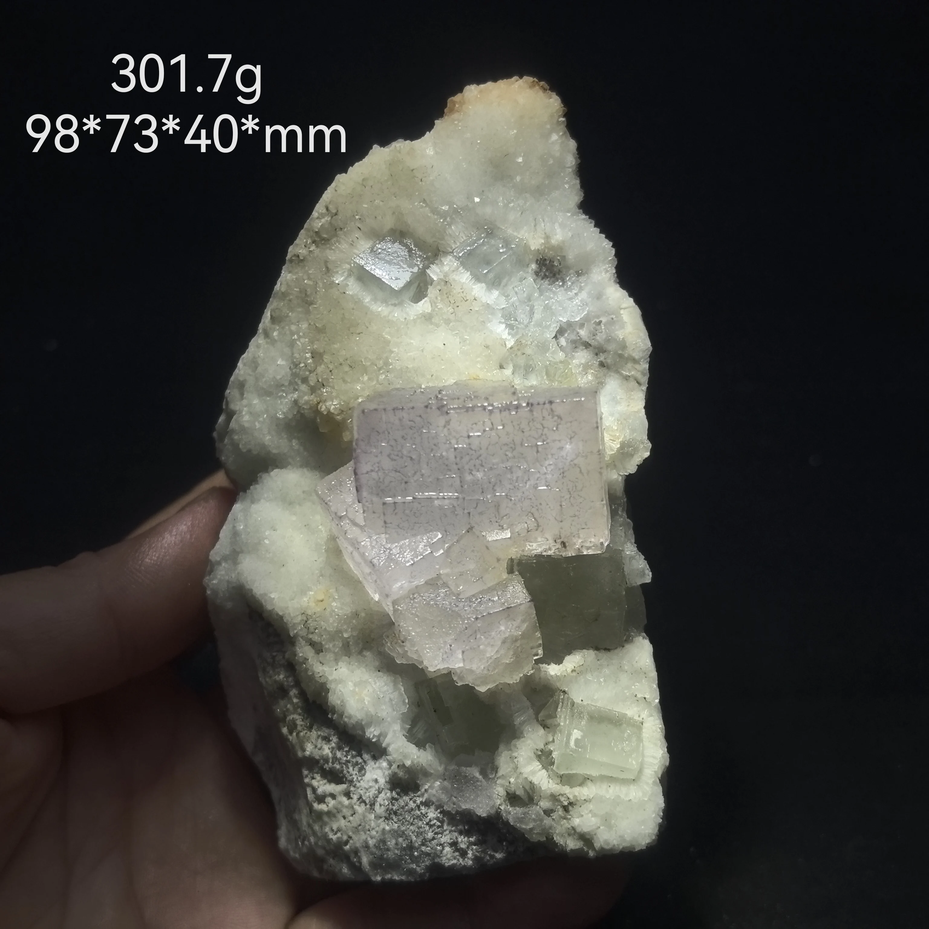 

Natural Yaogang fluorite mineral specimens offer healing energy for home decoration and collection
