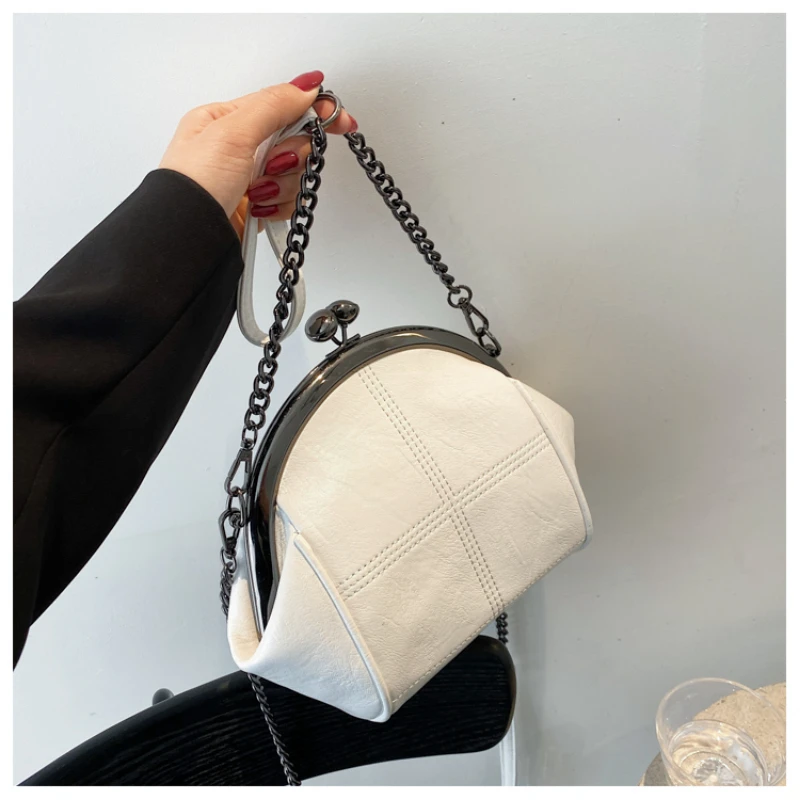 2024 New Women\'s Shell Bag High Quality Fashion Buckle 3D Women\'s Handbag Solid Color Inner Zipper Pocket PU Crossbody Bag 여자 가방