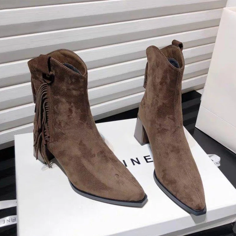 

Женские короткие сапоги на высоком каблуке с бахромой, замшевые туфли с острым носком, зима 20225, новые элегантные туфли-лодочки на молнии, ботинки челси, массивные Mujer Botas