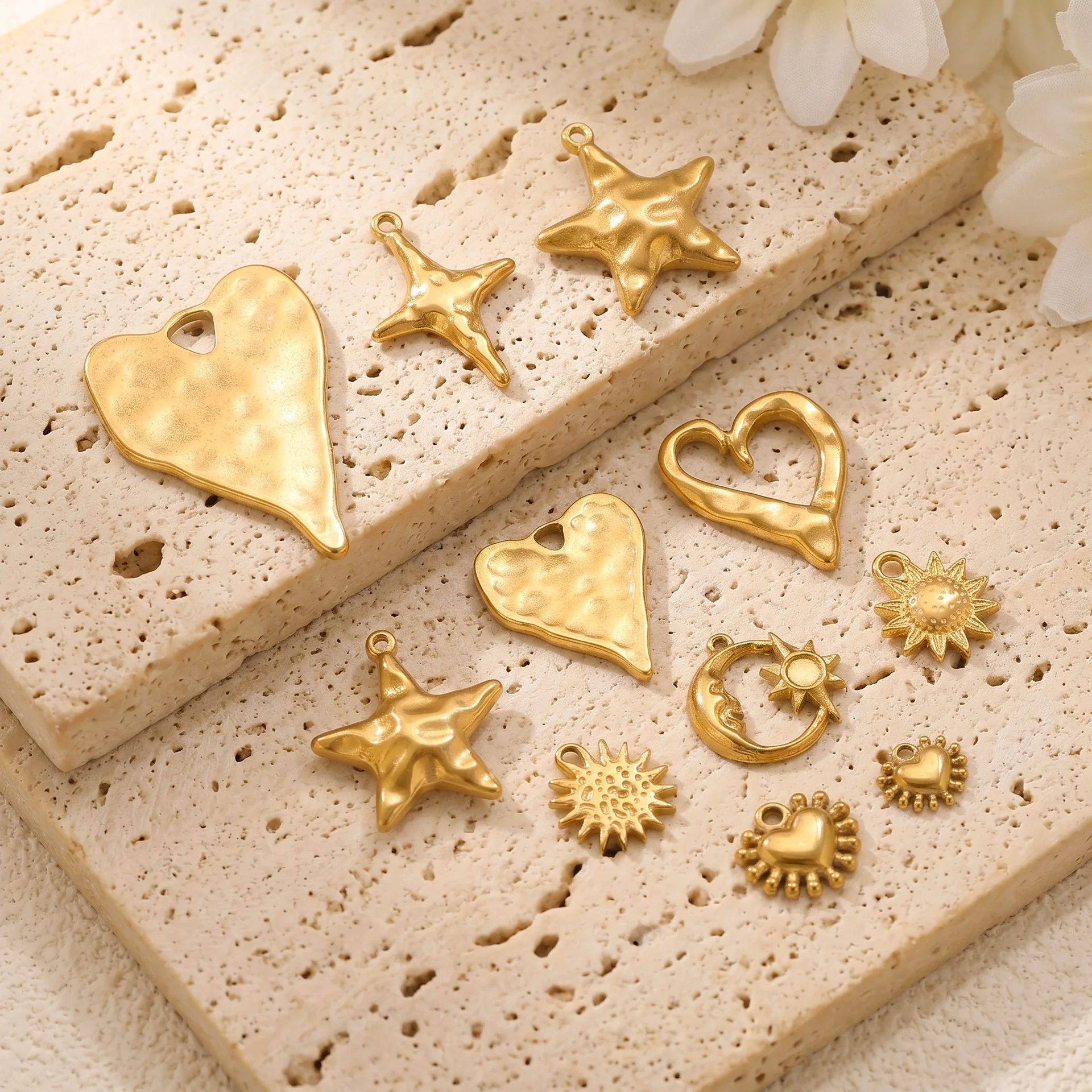 5Pcs Gold Plated Stainless Steel Hammered Heart Star Sun Moon Charms Pendant for DIY Boho Earrings Jewelry Making Supplies