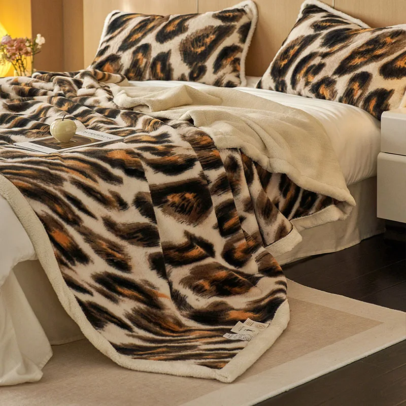 American Leopard Rabbit Fur Warm Blanket Office Flannel Nap Sofa Blankets Thickened Skin-Friendly Multifunctional Bed Cover