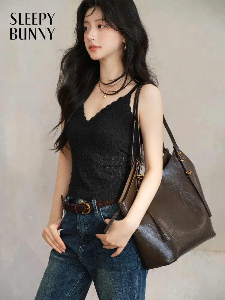 

Fleece Lace Camisole for Women Lady Soft Padded Tank Top Warm Stretchy Slim Inner Vest with Elegant Back Design Daily Outfits