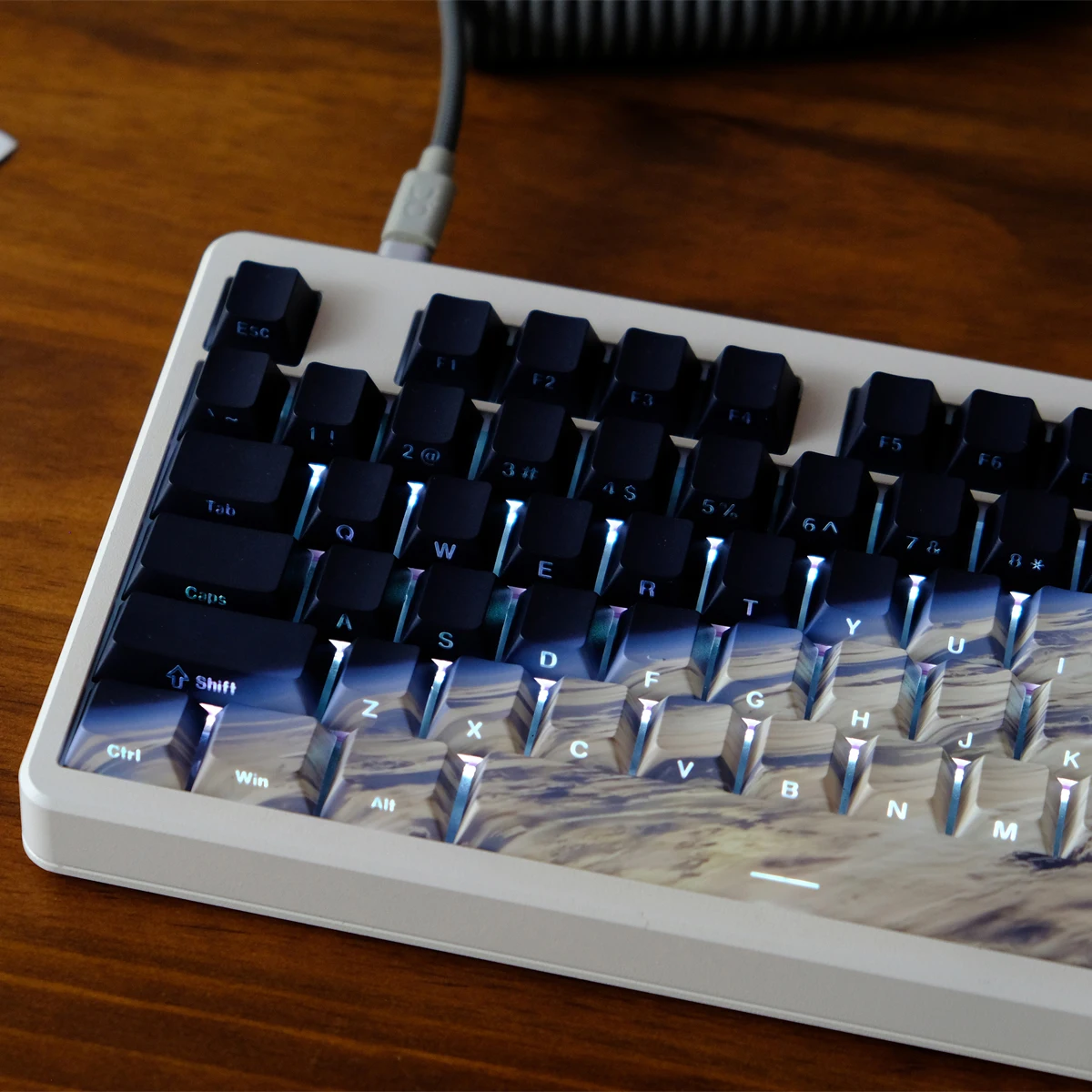 

Shine Through Side-lit Keycaps Cherry Profile 130 Keys the Earth Theme 5 Side Dye Sub PBT Keycap for MX Switches Gaming Keyboard