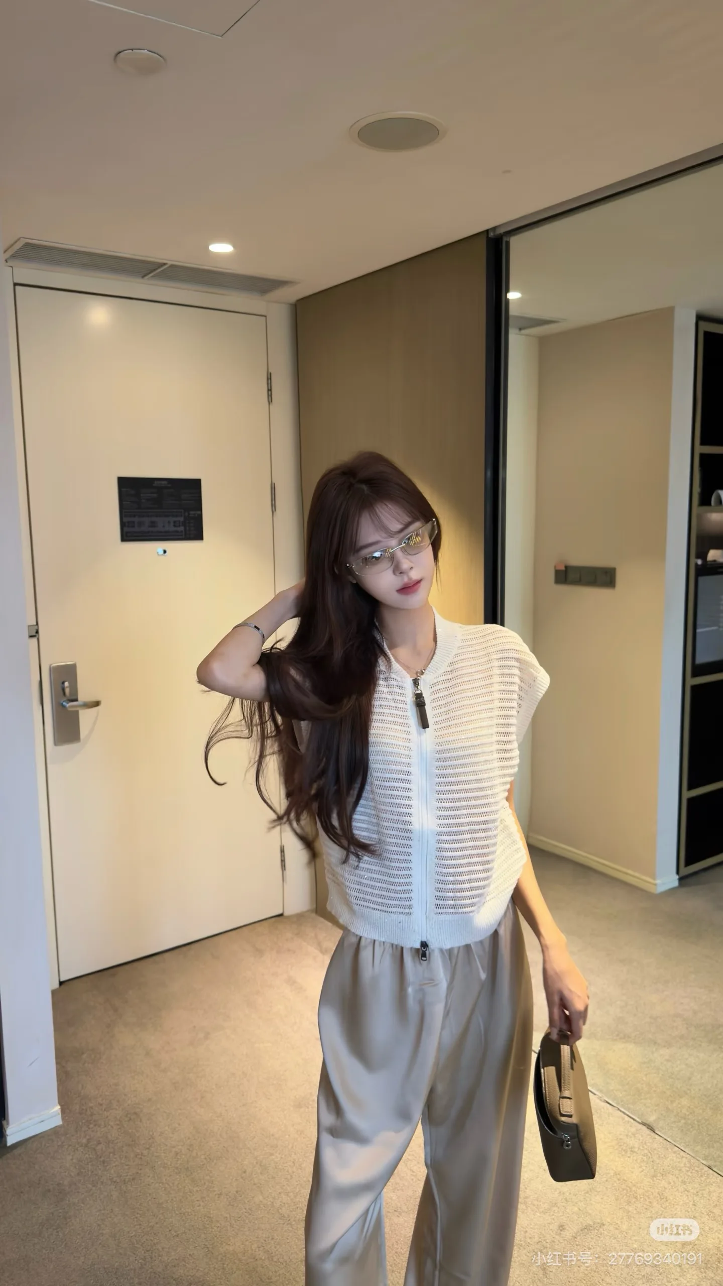 Women's High-Quality Fashionable Sequined Cut-Out Cardigan Vest – Spring/Summer 2026 New Arrival