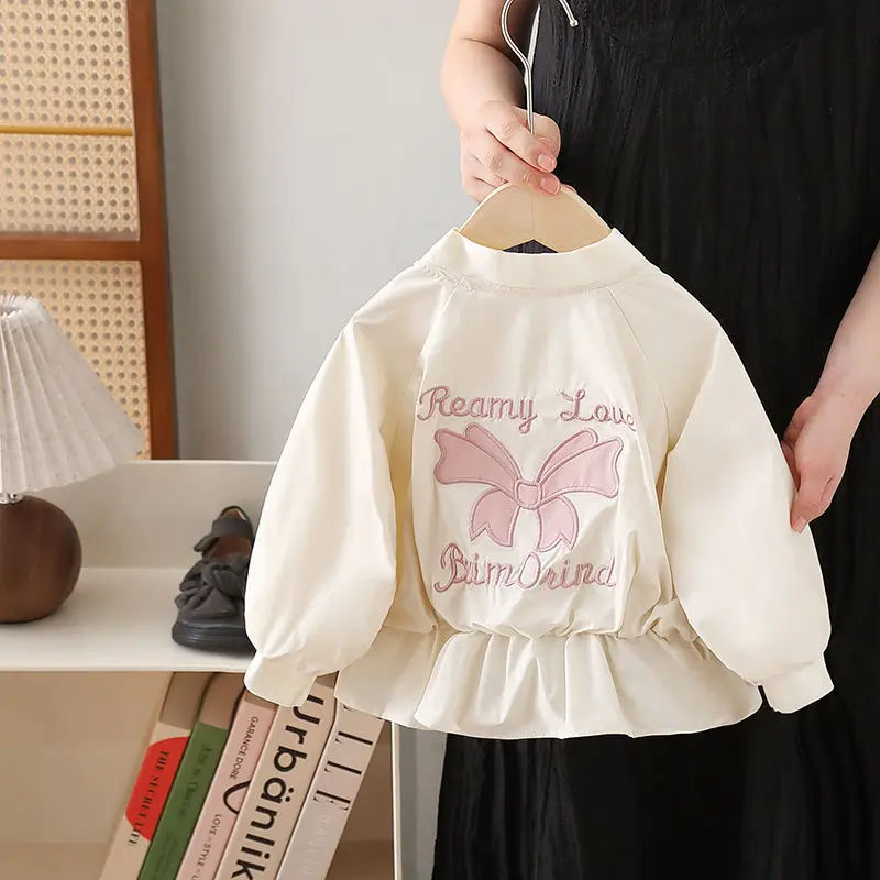 

Baby girl coat Spring and Autumn new style beige windbreaker coat Children's western-style assault jacket