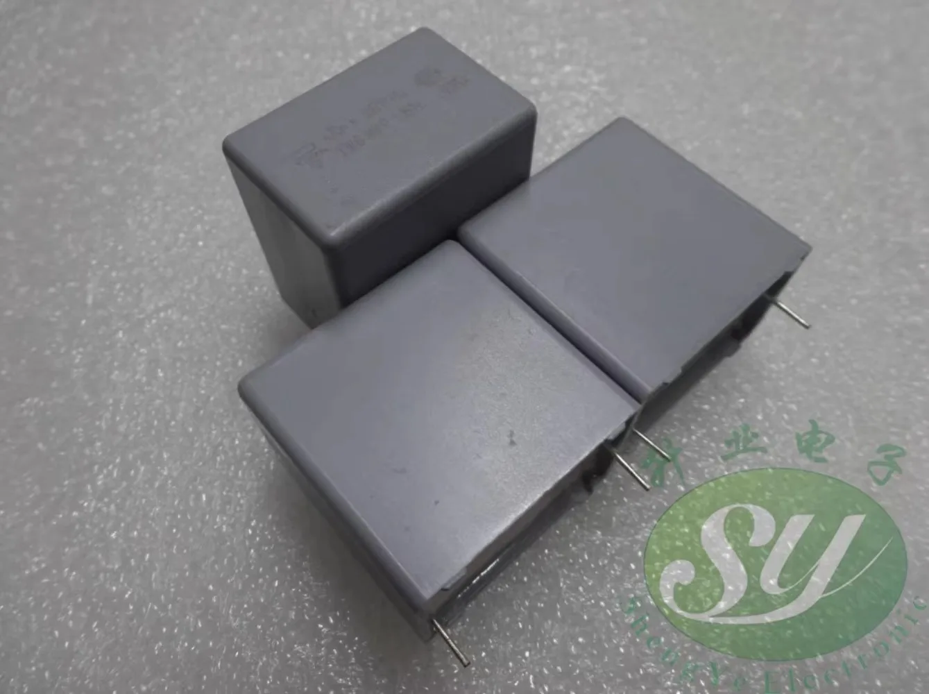 

5PCS MKP338 0.47uf/300vAC 470nf u47 474 New Y2 film capacitor 28MM