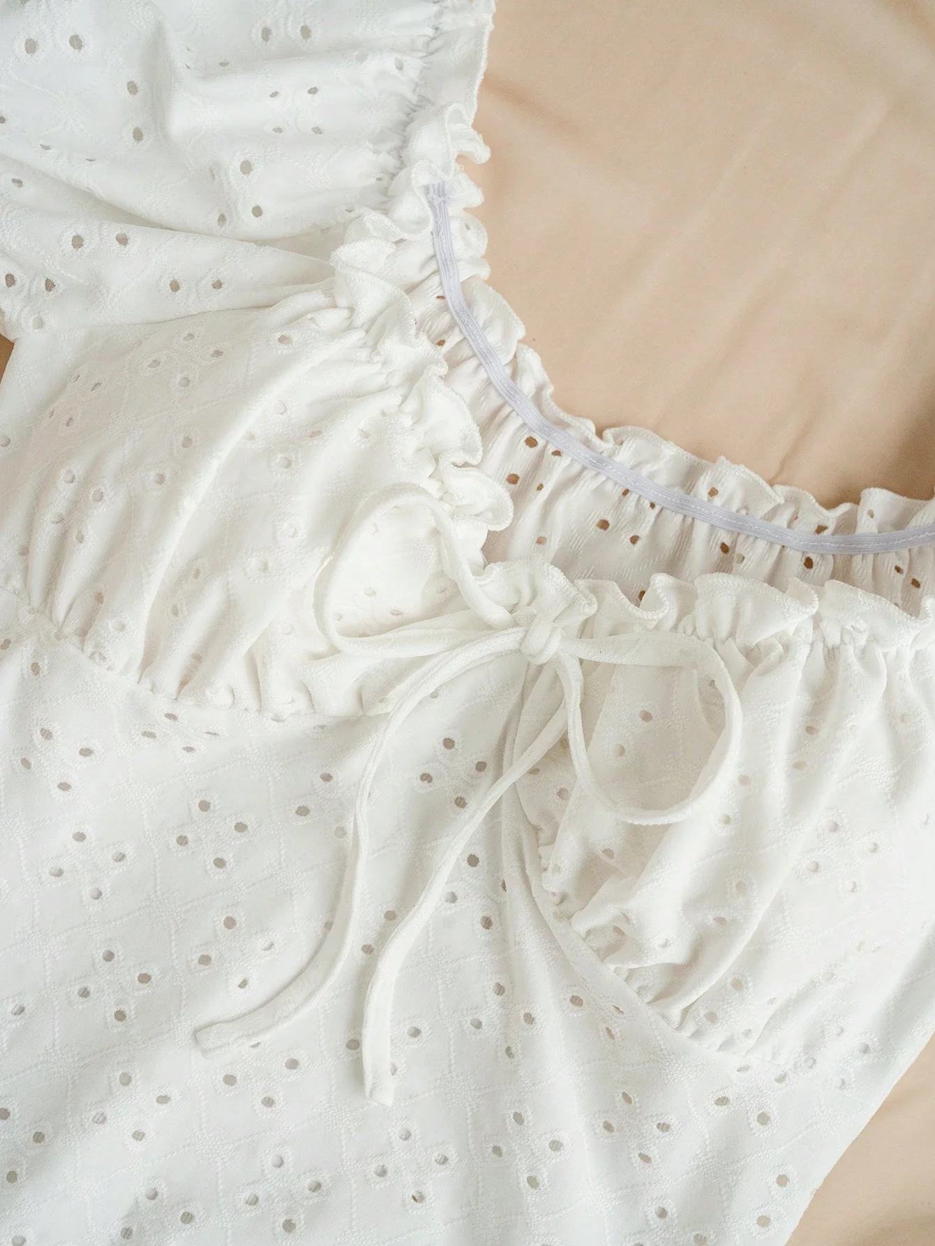 ملابس سباحة نسائية مثيرة ذات قصة منخفضة من Peplum برباط وأكمام قصيرة قطعة واحدة ملابس سباحة عصرية مناسبة للنساء العصريات