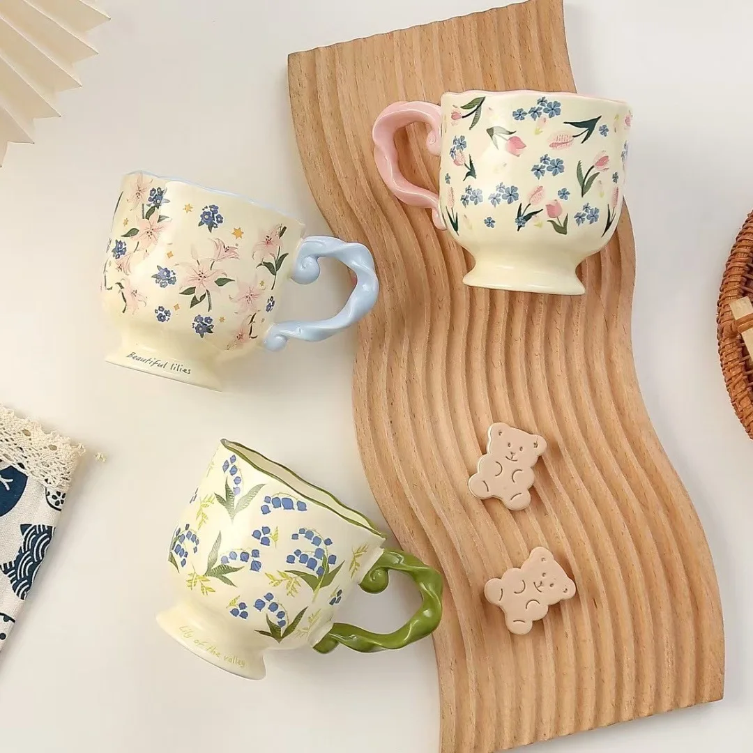 

Small fresh retro floral mug