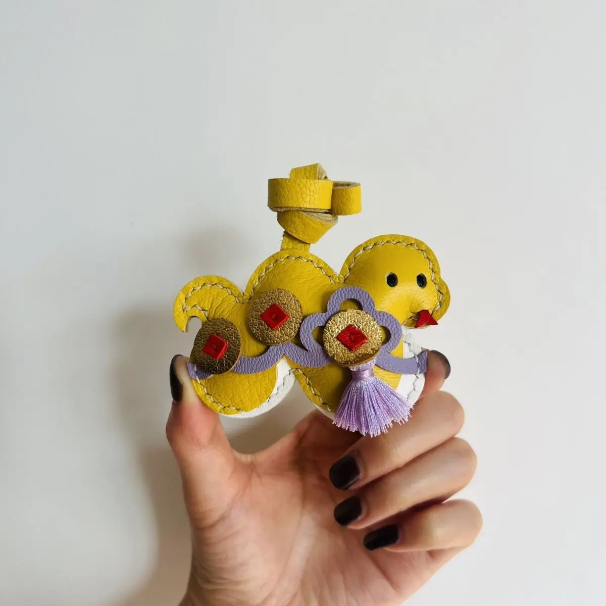 Einzigartiger süßer handgefertigter Schlangen-Anhänger aus echtem Leder, Autotasche, Schlüsselanhänger, Handtasche, Umhängetasche, Anhänger, Mädchen-Geburtstag, Weihnachtsgeschenk