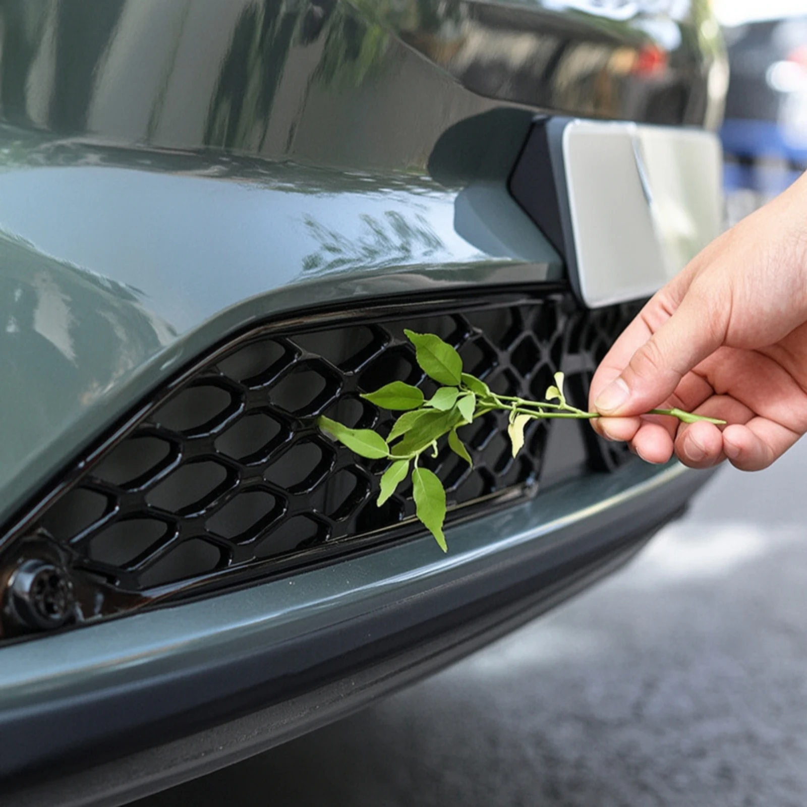 Grille Mesh Screen Honeycomb Protective Mesh Low-profile Ultrasonic Welded Front Guard for H6L Road Protection