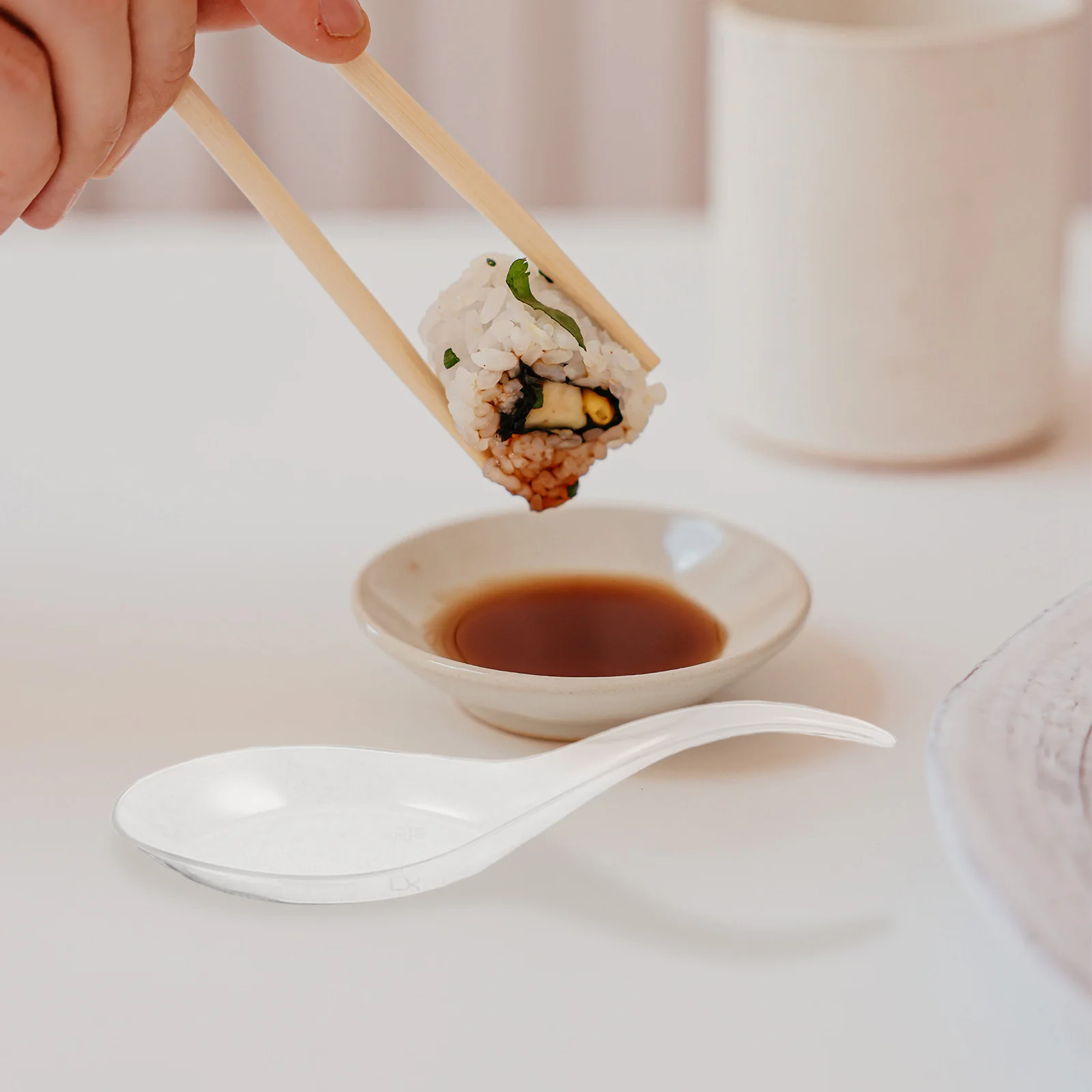 

100Pcs Clear Tasting Spoons Plastic 4.7 Inch Mini Appetizer Spoons for Dessert Sushi Soup Parties Catering Cake Spoon