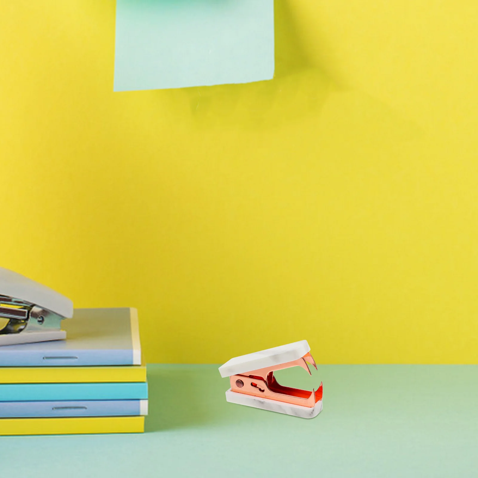 مزيل التيلة لسطح المكتب من الأكريليك سهل بيد واحدة للمكتب والمدرسة والمنزل أداة إزالة التيلة #6