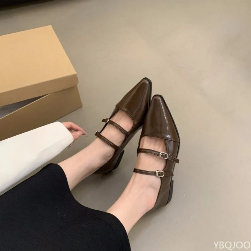 Scherpe puntige ondiepe mond elegante eenvoudige damesschoenen lente modieuze veelzijdige flats comfortabele gesp damesschoenen