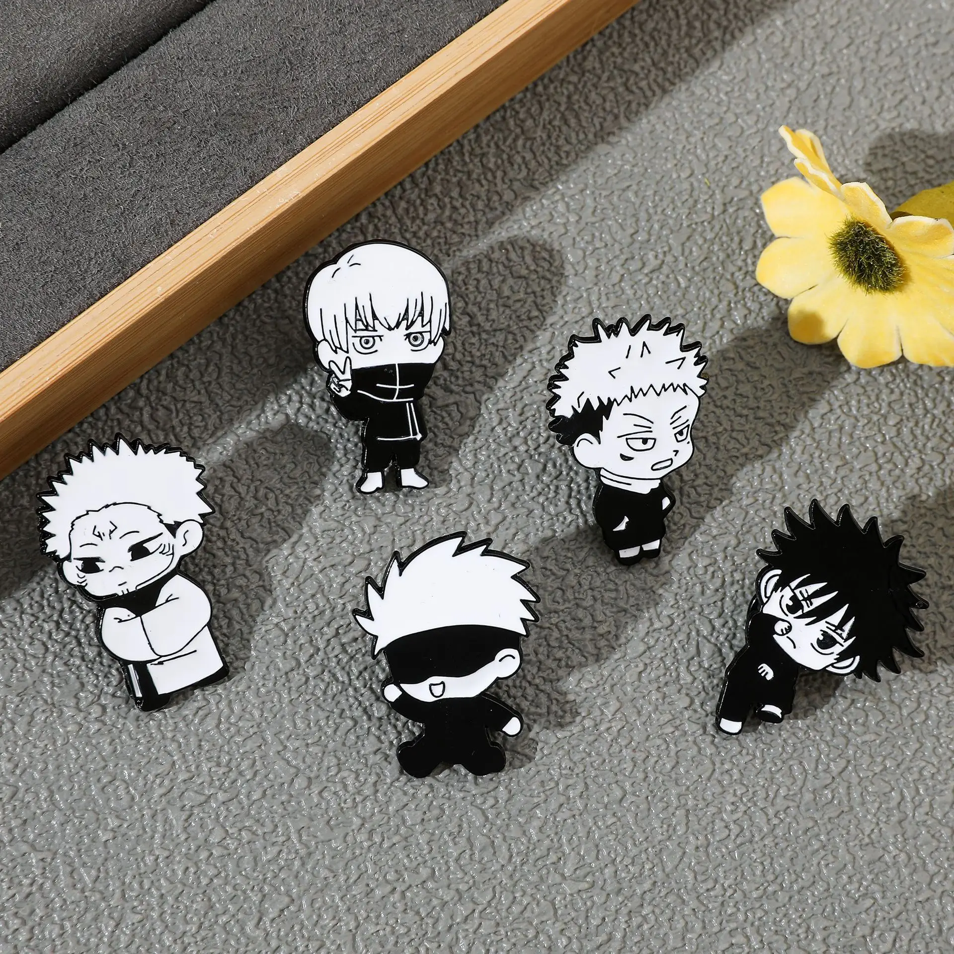 5Pcs Animation Brooch Funny Ryomen Sukuna Latdori Yuji Enamel Lapel Badge Backpack Shirt Clothes Pin Accessories Gift