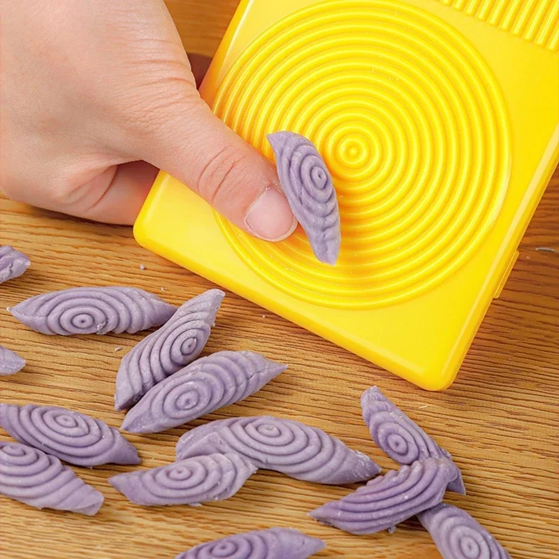 Planche à Gnocchi En Plastique - 4 Textures Pour Pâtes Maison - Avec Trou De Suspension - Facile à Utiliser Et Nettoyer - 3