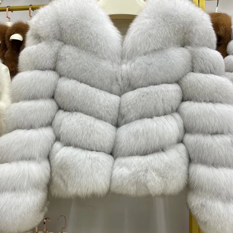 معطف فرو الثعلب الحقيقي للنساء - مراجعة Street Fashion Winter 2026 وسعره