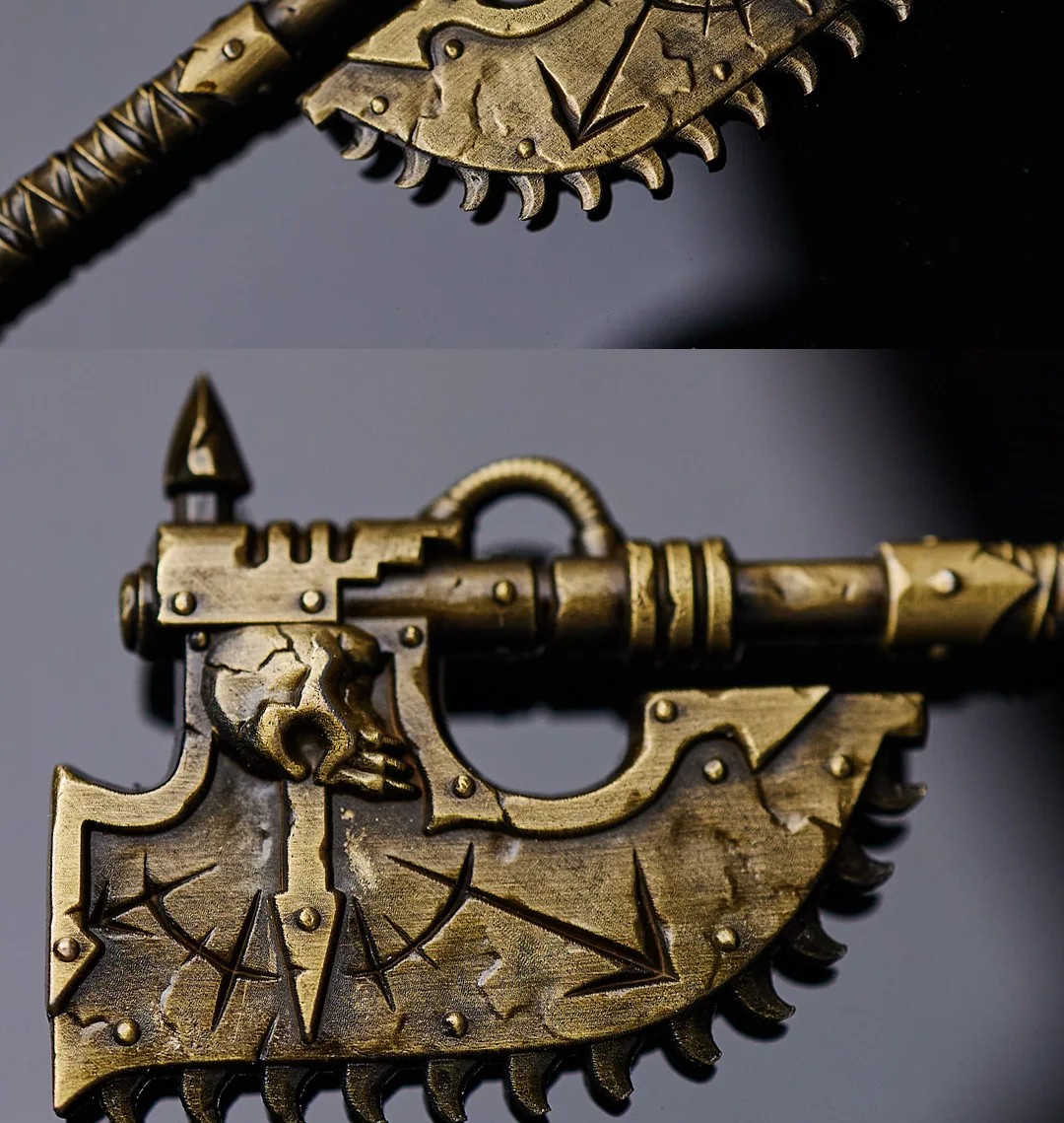 سلسلة مفاتيح Warhammer Chaos Space Marine Chainaxe هدية عيد الميلاد المزورة