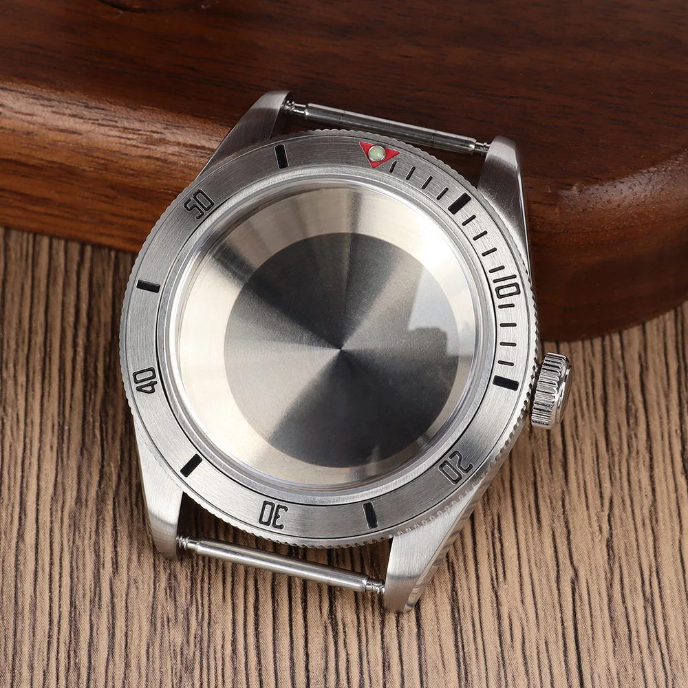 

Vintage 38.8mm Silver Sterile NH35 Case Domed Sapphire Glass Solid Bottom Cover for NH35 NH36 Automatic Movement Watch Case NH35