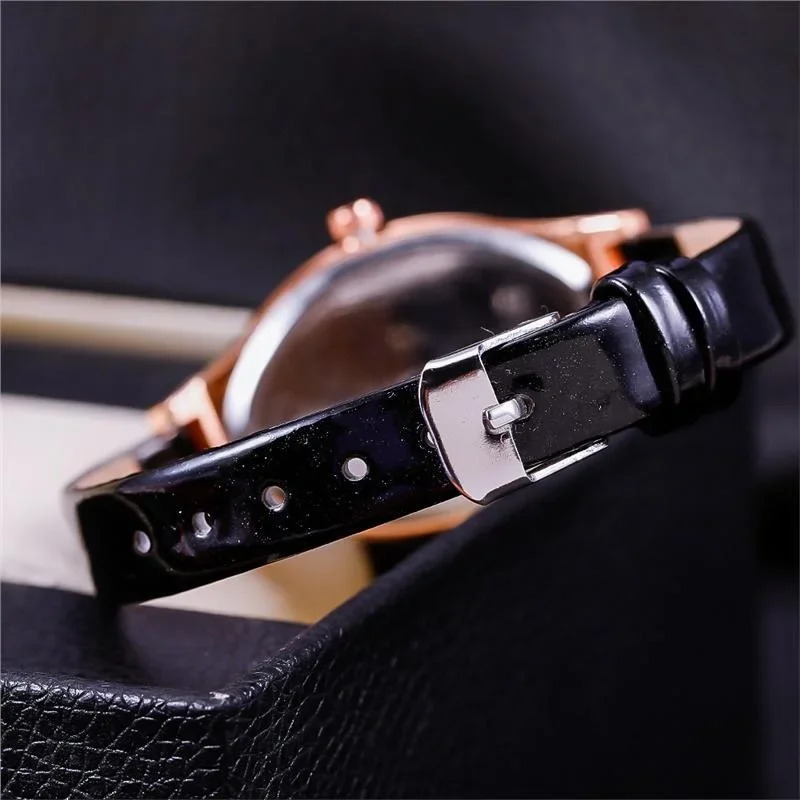 Elegant Women Crystal Oval Dial Quartz Wrist Watches Lady Leather Strap Casual Watch Gift