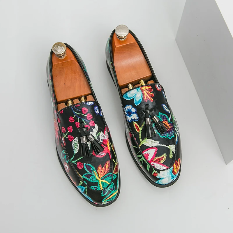 

Мужские лоферы с цветочным узором и кисточками, модная деловая повседневная мужская обувь на низком каблуке, размеры 38-47