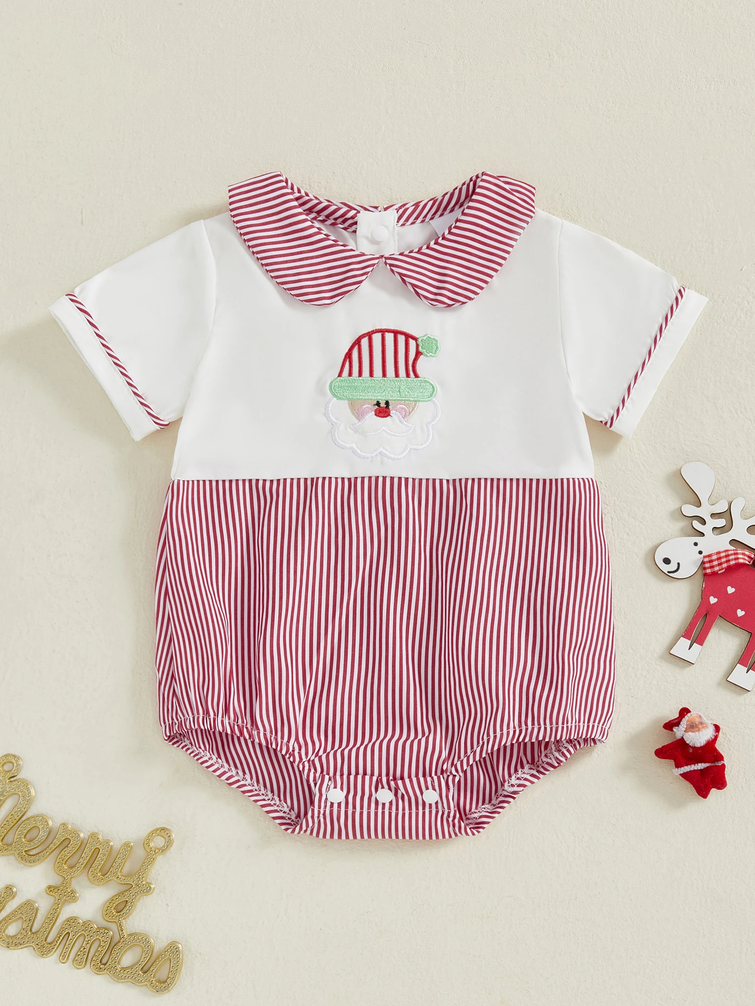 

Праздничный комбинезон для младенцев с праздничной аппликацией в виде оленей и рюшами. Детский комбинезон с длинными рукавами. Рождественский наряд.