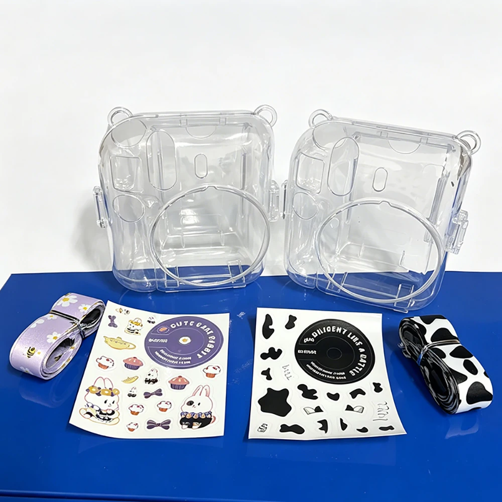 Für Fujifilm Instax Mini 12 Transparente Kameratasche, Schutzhülle mit Schultergurt und niedlichen Aufklebern, kratzfeste Hartschale