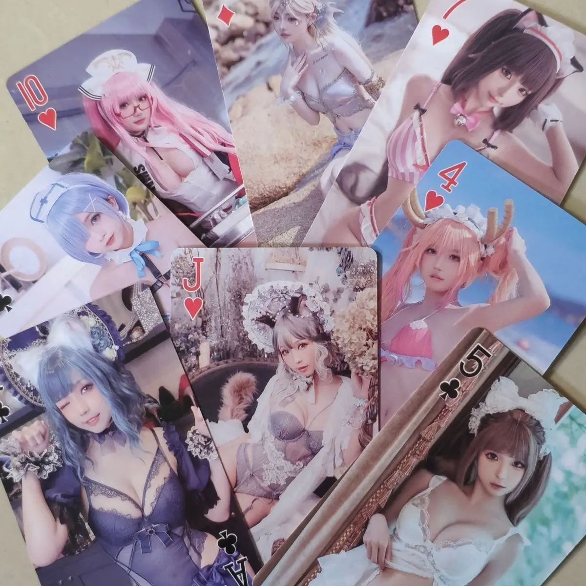 

Несколько стилей, цветные игральные карты, карточная группа, водонепроницаемый покерный костюм, волшебная волшебная посылка, настольная игра, подарочная коллекция