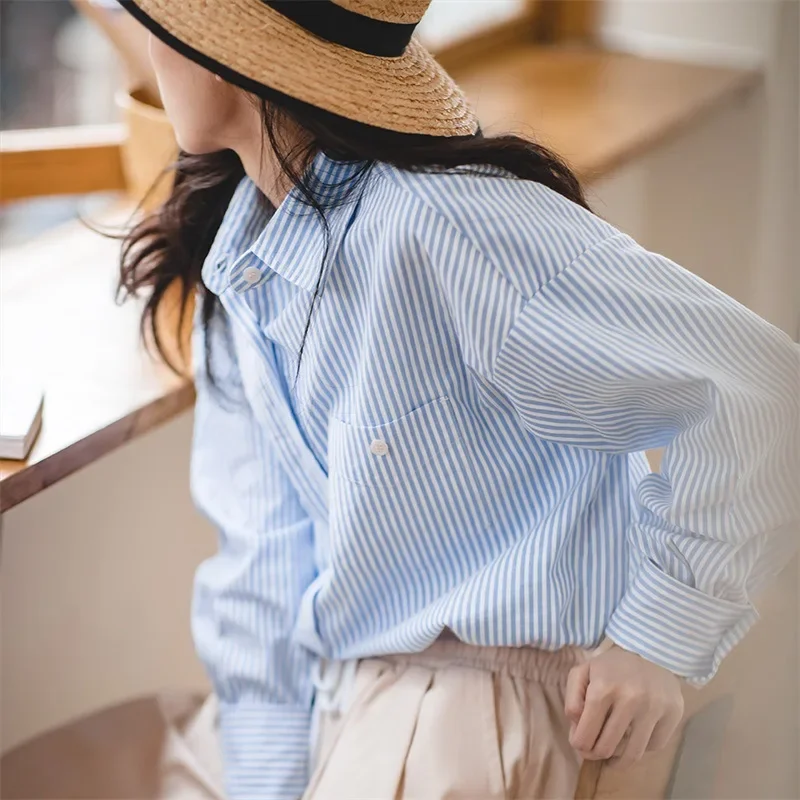 Maden frauen Französisch Klassische Blau und Weiß Gestreiften Shirts Übergroßen Casual Revers Blusen 2023 Frühling Langarm Top Plus größe