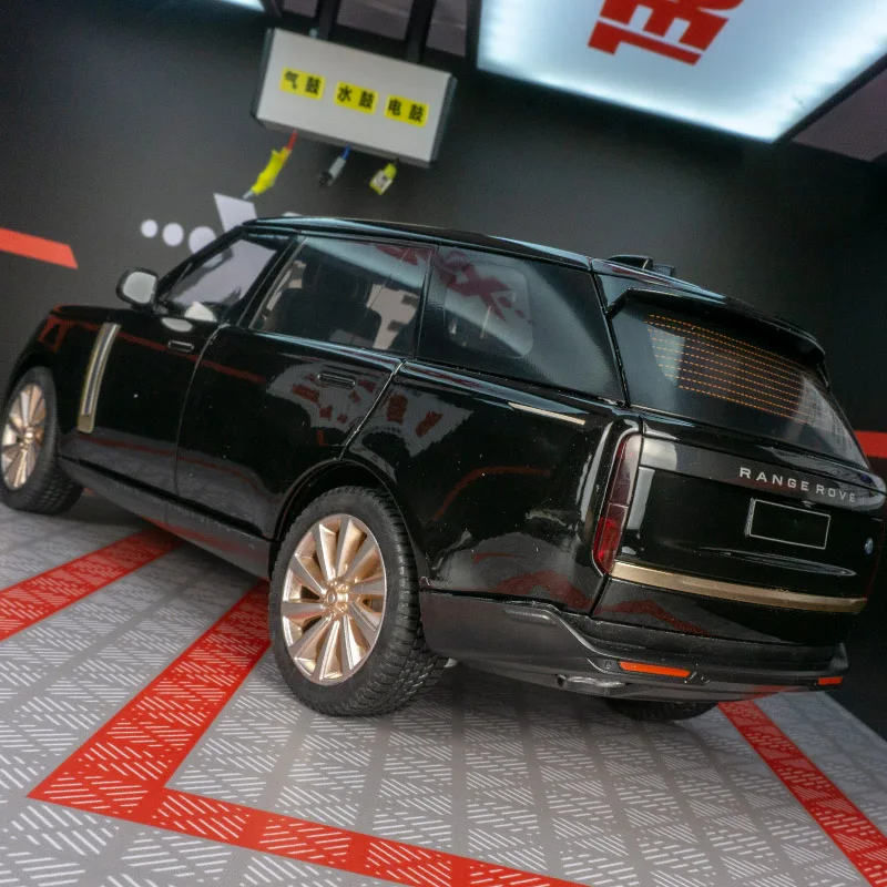 

1:18 Large Land Rover Range Rover SV2022 alloy SUV off-road vehicle model front wheel can be turned to linkage children's toys.