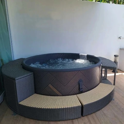 Outdoor Hot Tub 6 Persons Garden Spa Portable Whirlpool Spa Air Bubbles Indoor Round Inflatable Hot Tub Spa Bath Tub