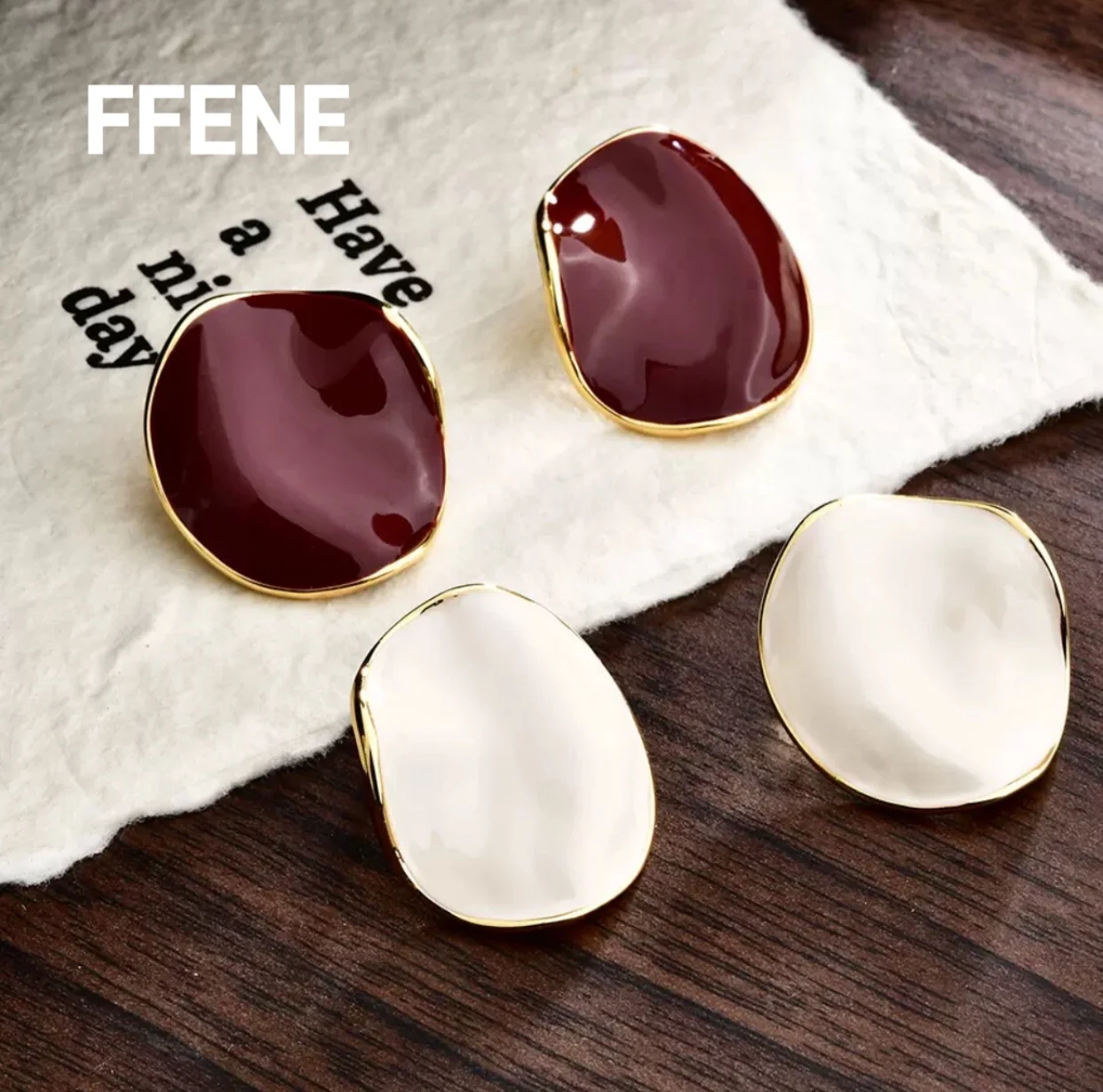 

[Elegant] French glaze creased round earrings for women, luxurious design, high-end feeling, temperament earrings, retro earring
