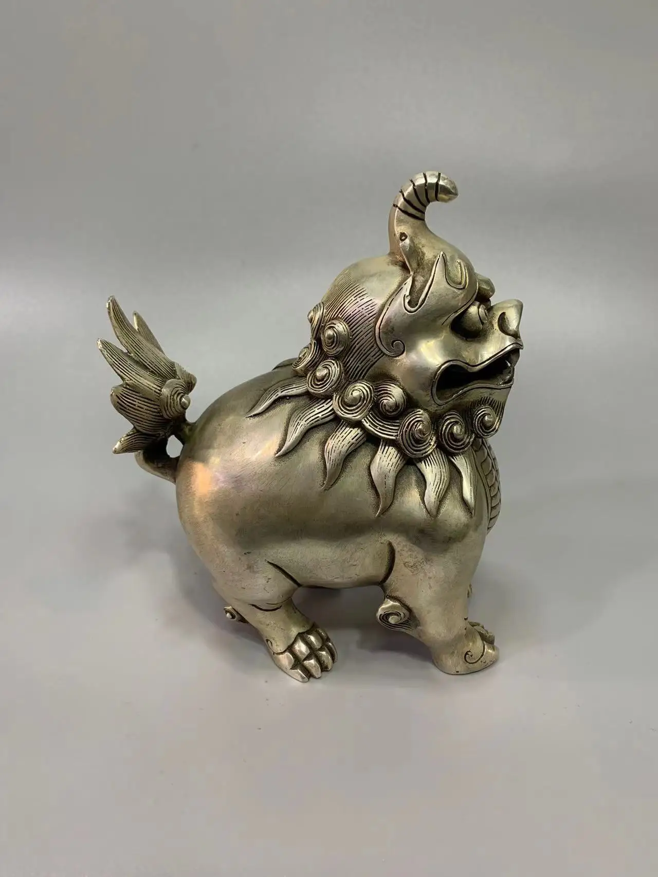 Collection old Chinese silverr lion censer statue