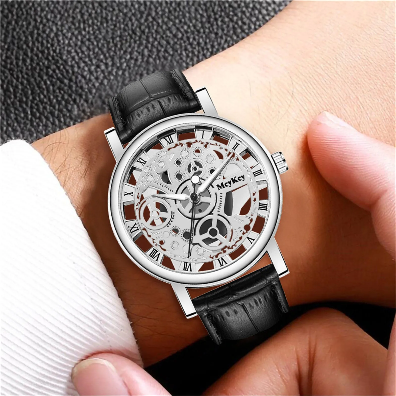 

Men Vintage Watches Leather Strap Sports Business Watch Fashion Casual Round Pointer Hollow Quartz Watches Reloj Hombre