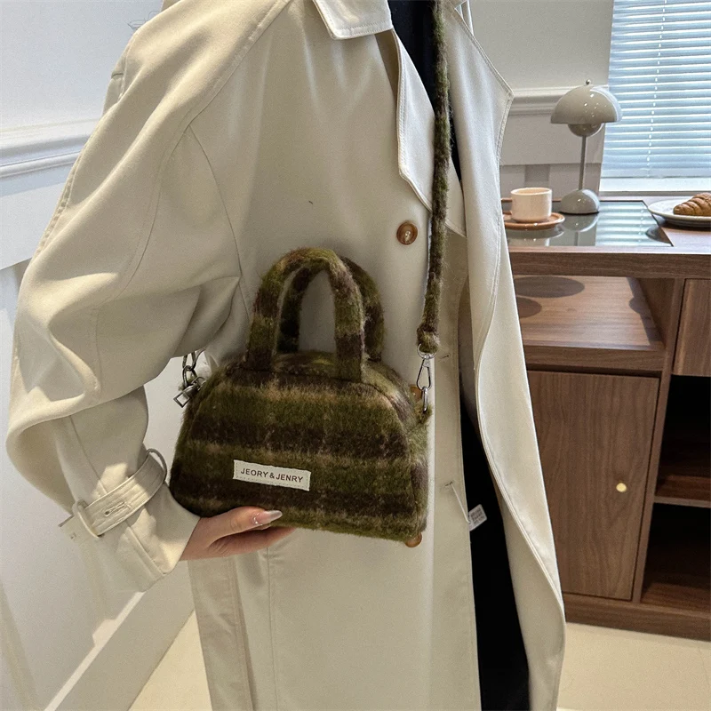 Stylish Retro Plush Plaid Women's Crossbody Shoulder Bag