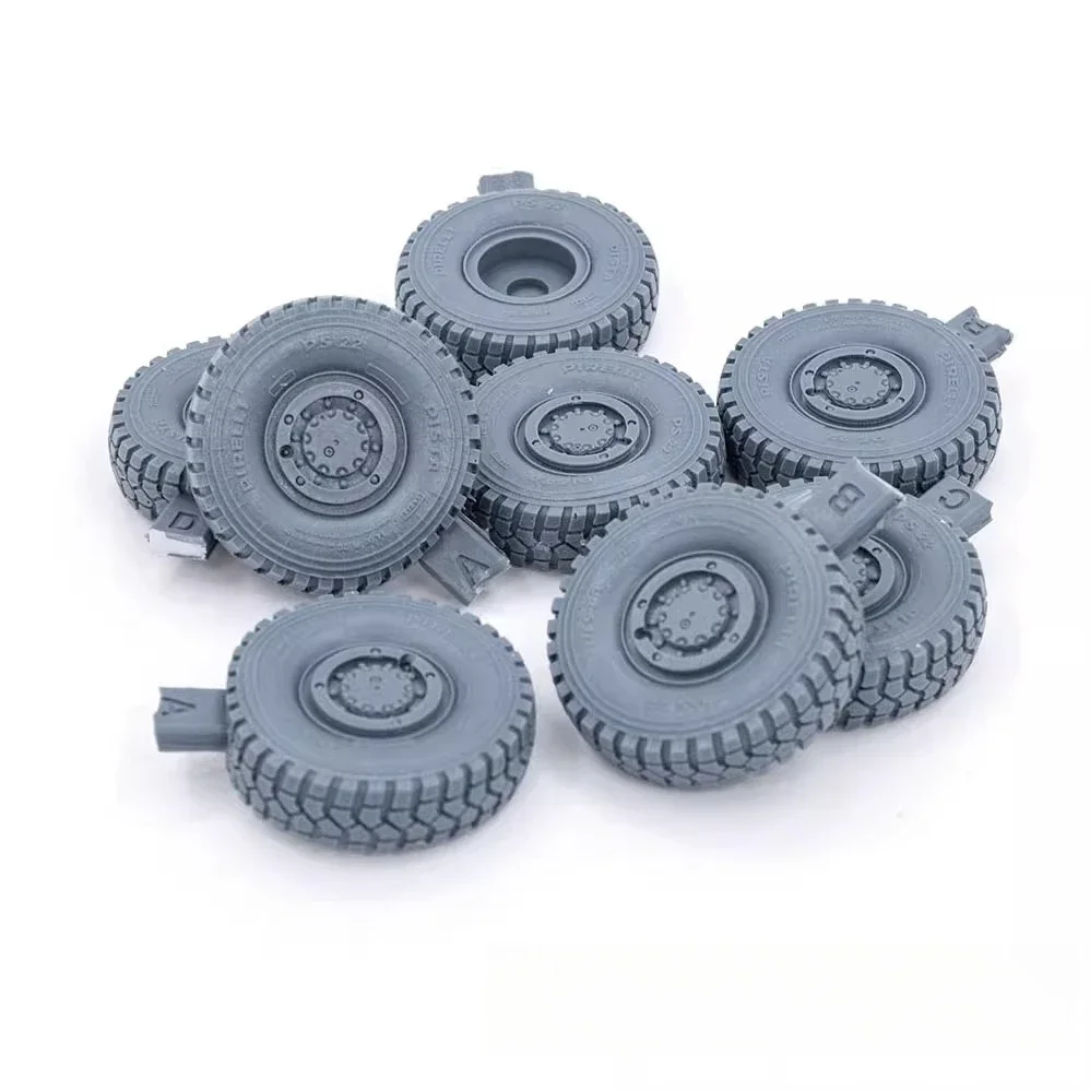 

Germany SpPz2 Luchs Bobcat Wheeled Reconnaissance Car 1/35 Gravity Resin Tires