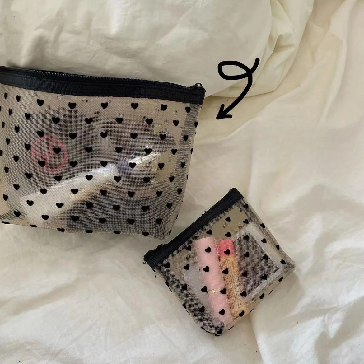 YT Multifunctional Large Capacity Portable Breathable Zipper Pouch Heart-Shaped Flocked Mesh Makeup Bag Storage Bag