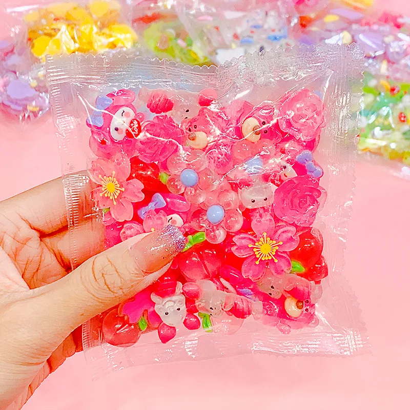 20/50Pcs Mixed Sanrio Series Resin Charms Accessories for Diy Phone Case Hair Clip Material Children Toy Jewelry Accessories