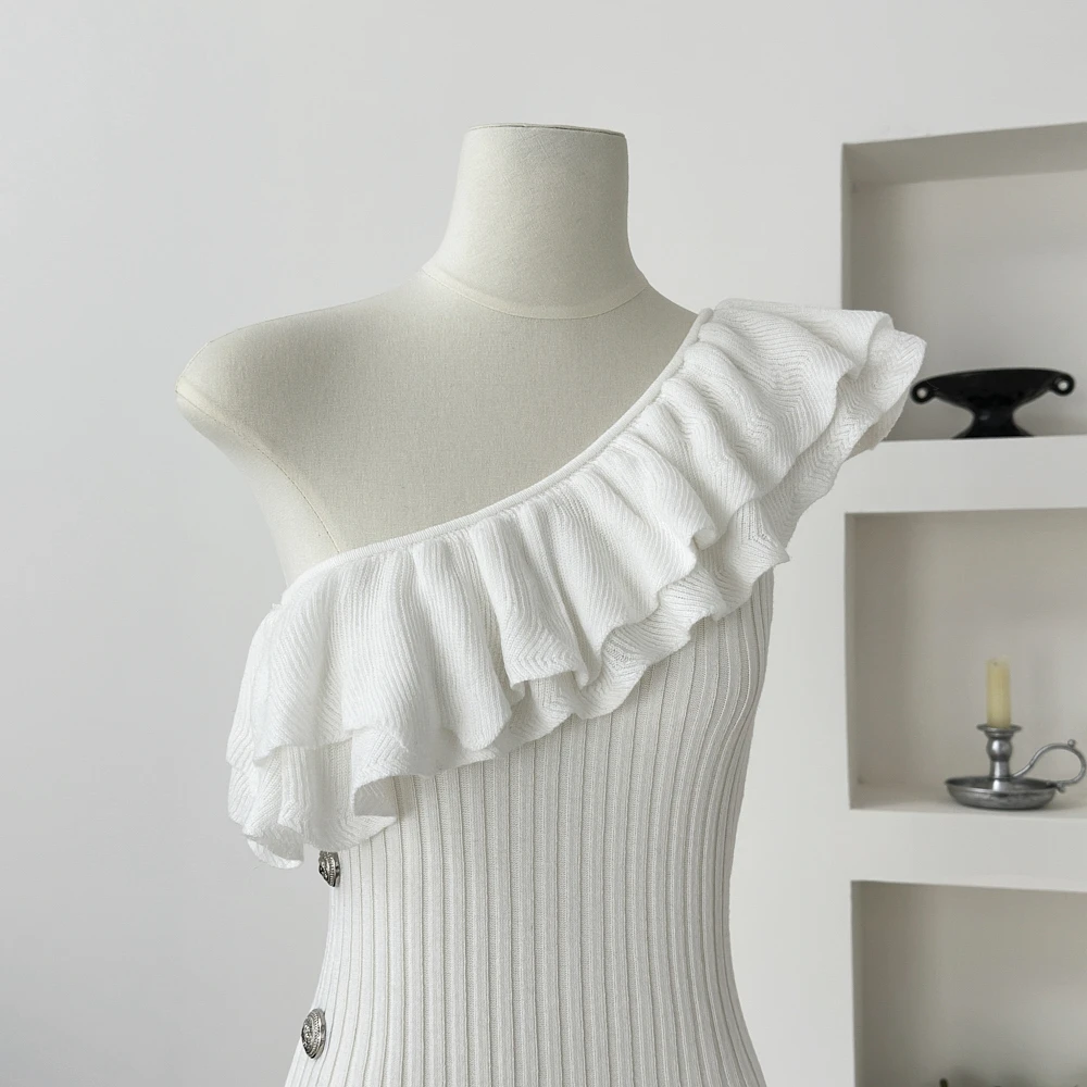 

Autumn New Minibus Classic Slanted Shoulder Silver Button Top Vintage Double-layer Ruffled Knit