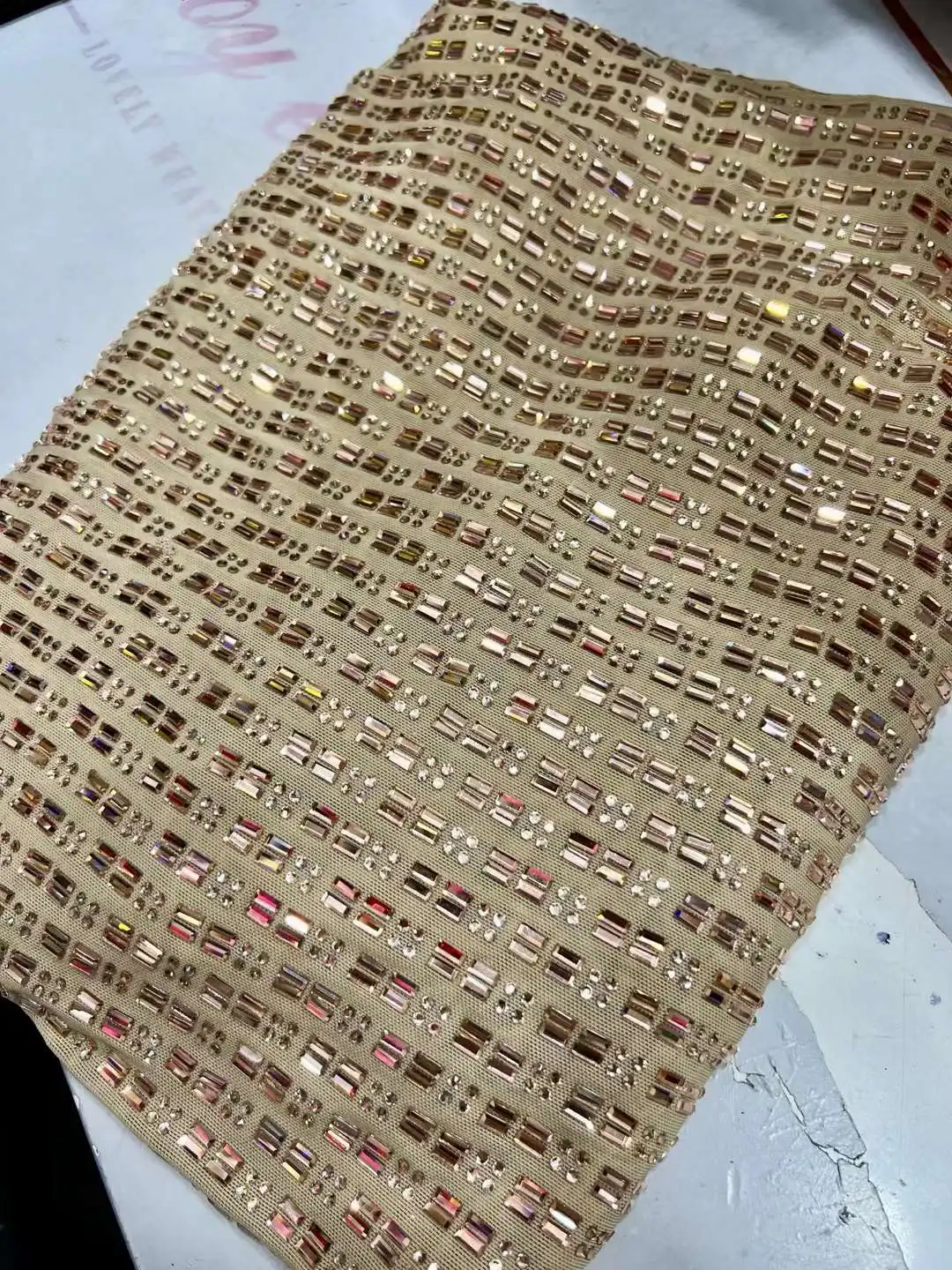 Pietre pesanti nere tessuti di pizzo nigeriano 2024 moda donna pizzo francese africano tessuto di pietre di cristallo di lusso per abito da sposa
