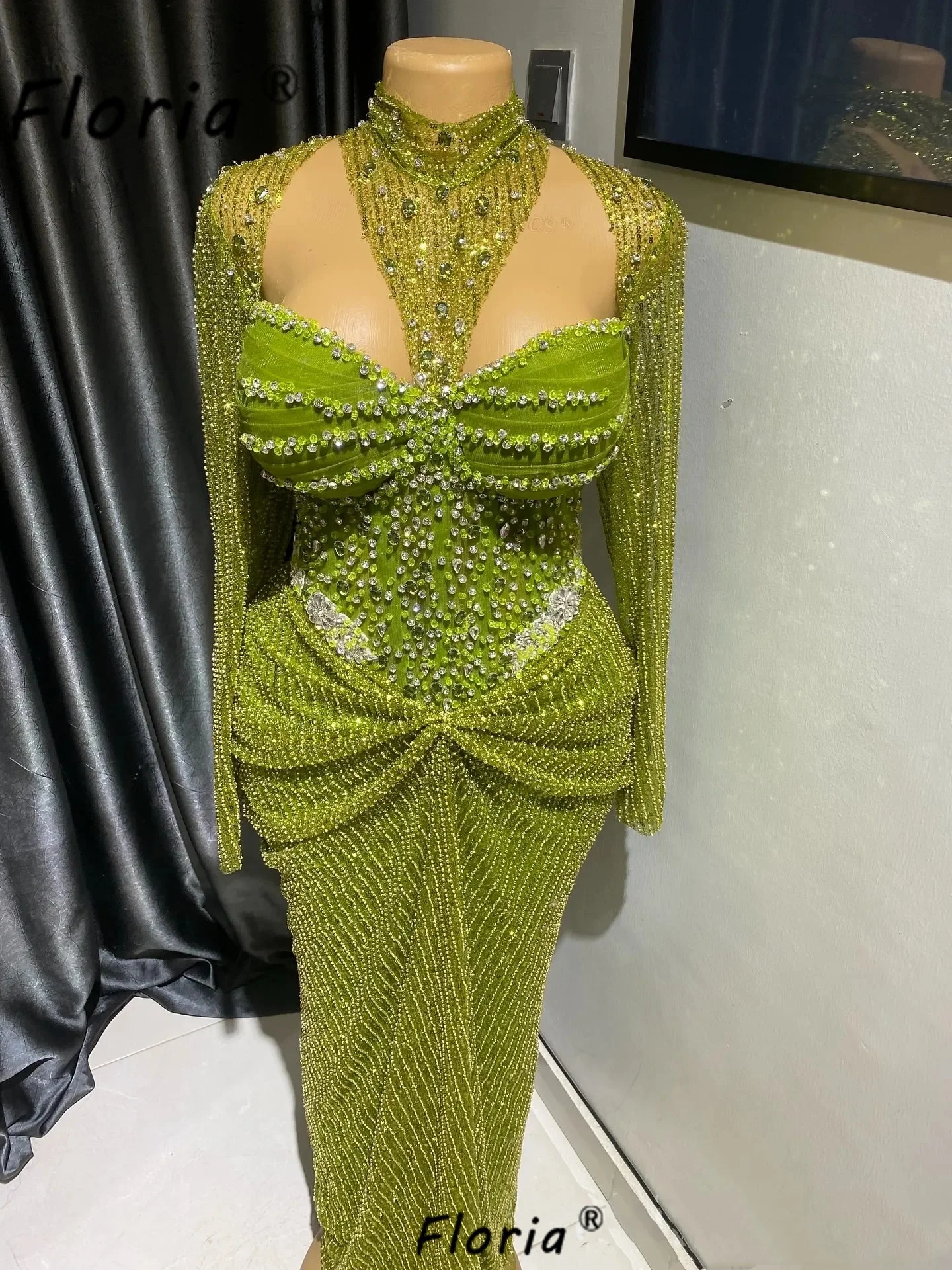 Abiti da sera di lusso con perline piene di cristallo scintillante verde Memaid Abito da cerimonia formale Abiti da festa per celebrità Vestido personalizzato