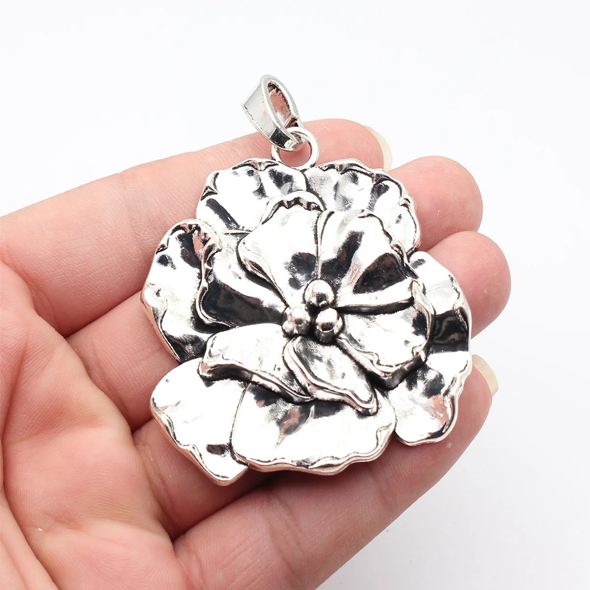 

1 шт. 76x60 мм, подвеска в виде большого цветка, цвет античное серебро, из цинкового сплава, для изготовления украшений своими руками