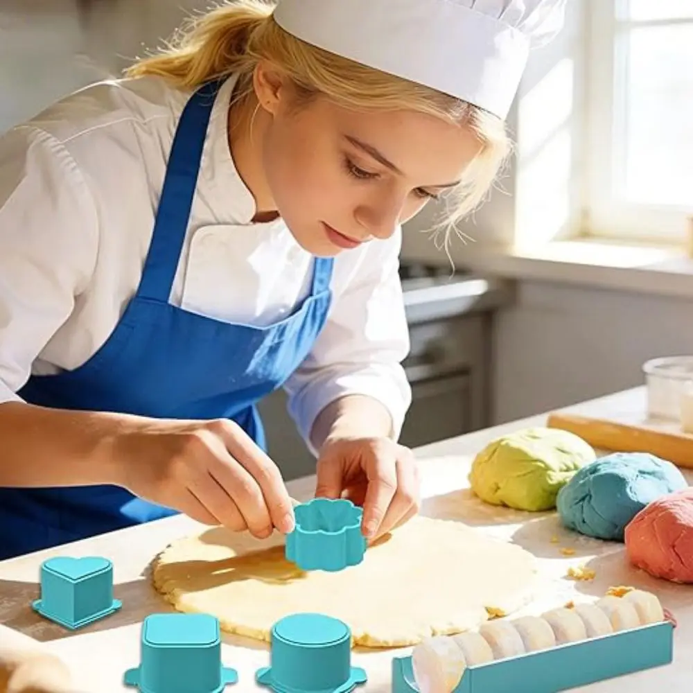 6PCS Food Grade Plastic Cake Pop Mold Set with Tray Non-stick Cookies Baking Molds Flower/Heart Shape 3D Cookies Cutter Desserts
