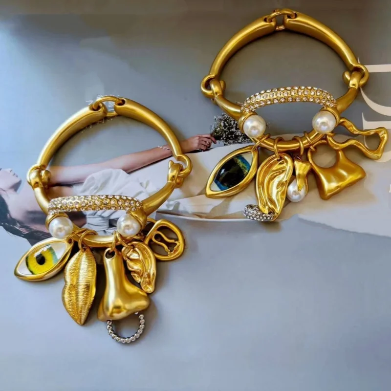 

Five Series of High-Trend, High-Texture, Heavy-Craftsmanship Surrealist Brass Bracelets - High-Quality Fashion Jewelry Gift