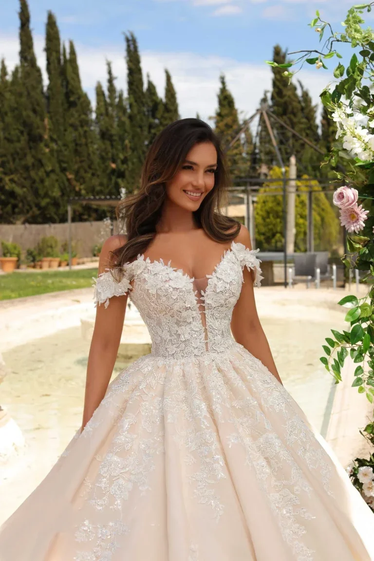 Off The Shoulder Wedding Dress 3D Floral Lace Ball Gown Champagne Long Train Bridal Gown Custom Made Vestido De Novia