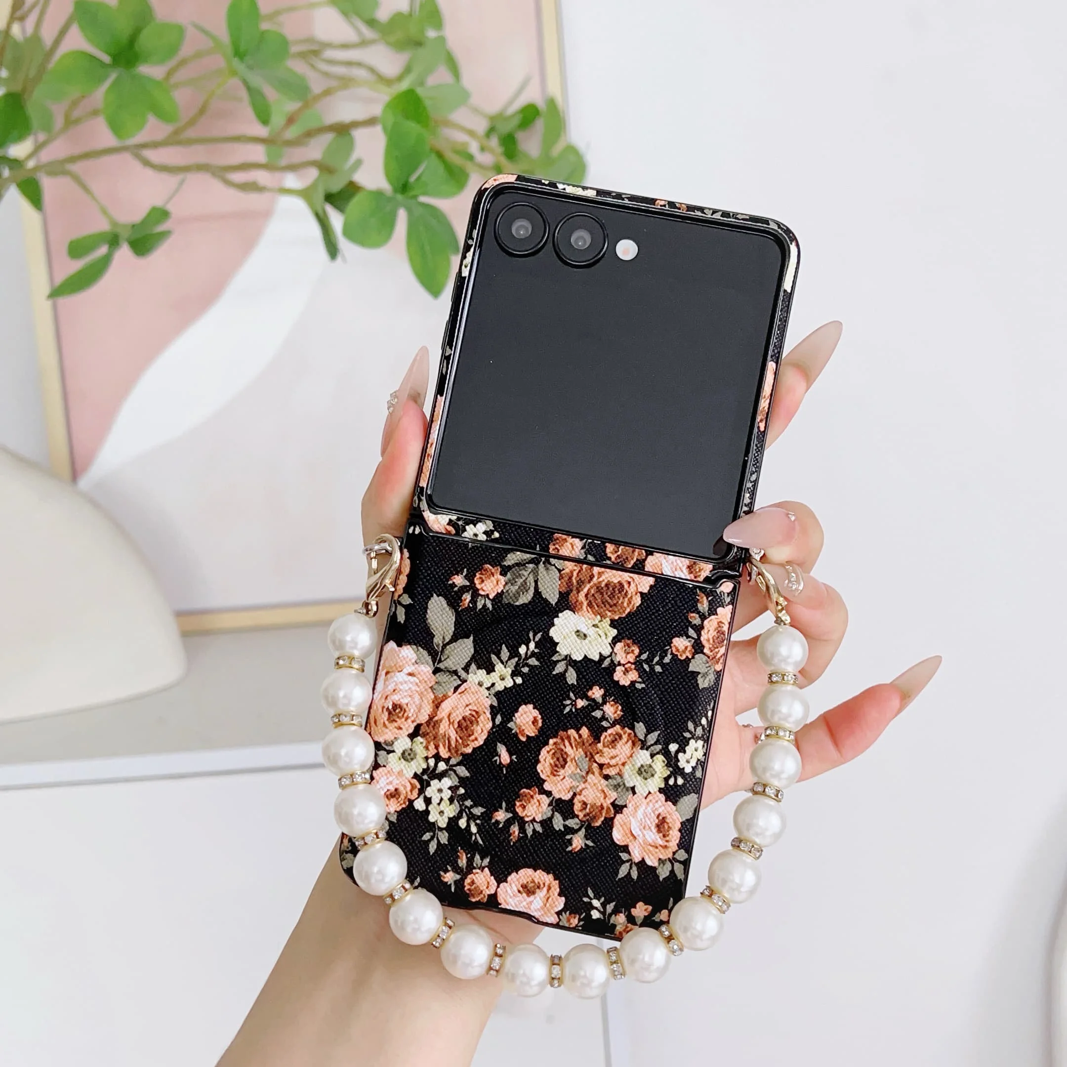 Für Samsung Galaxy Z Flip 8 7 6 5 4 3 Faltbare Luxus-Blumen-Riemen-Hülle mit Perlenarmband und Stoßschutz