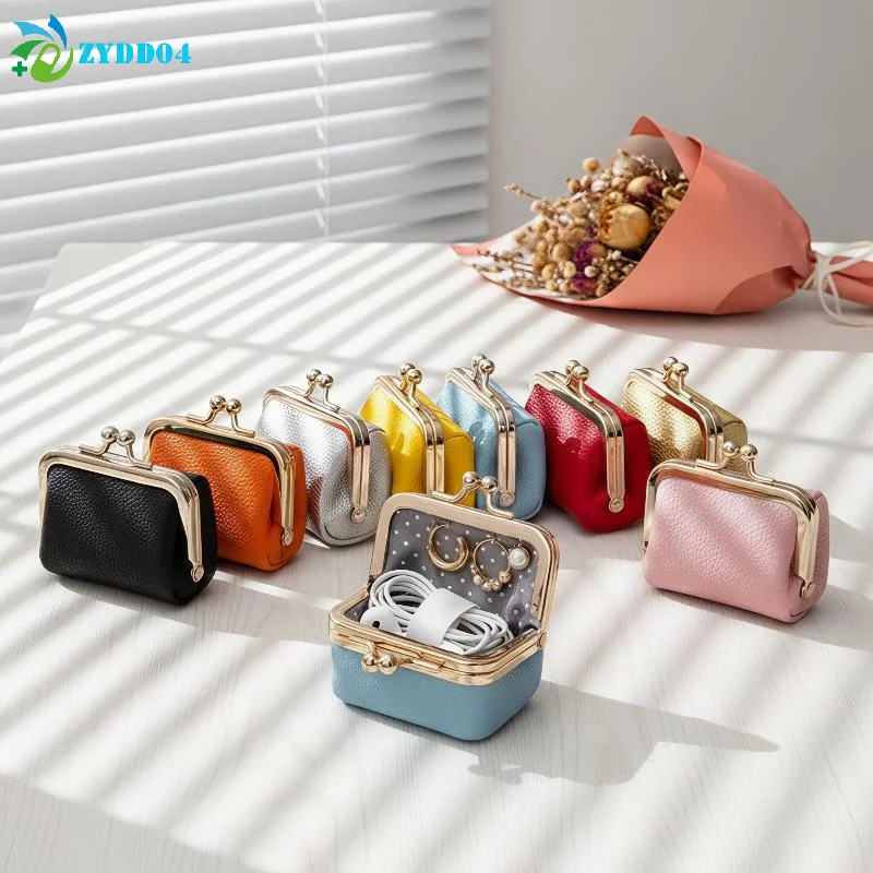 Women's Mini Jewelry Box Exquisite Kiss Lock Coin Bag Portable Travel Ring Box,Suitable For Storing Earrings,Rings,and Necklaces
