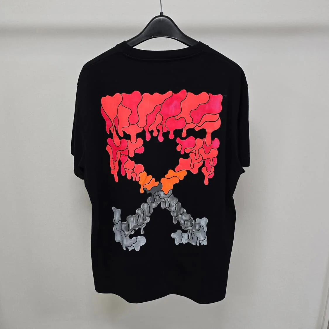 

Летний бестселлер: мужская свободная и повседневная футболка с короткими рукавами и круглым вырезом с принтом шариков стрелы бежевого и красного цвета